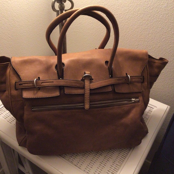 Leonello Borghi Handbags - PERFECT CONDITION Leonello Borghi LUNA Tote